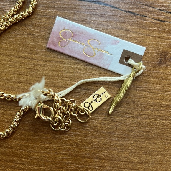 Jessica Simpson NWT Long Gold & Teal Statement Dangle Necklace - Picture 2 of 3